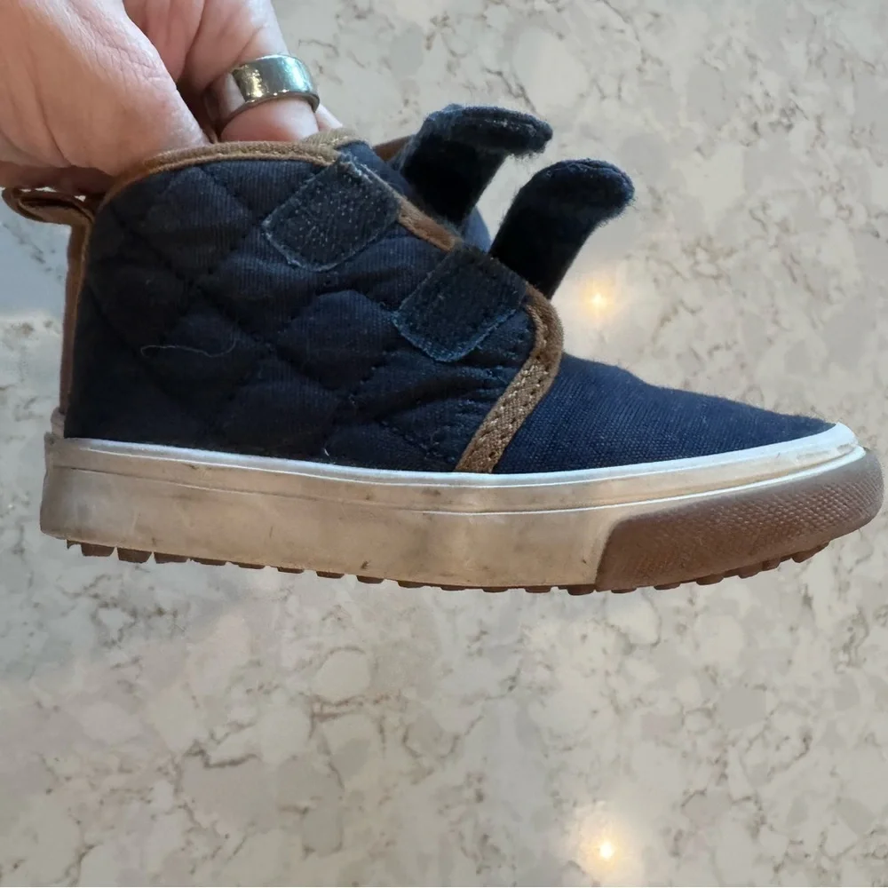 Old Navy size 6 Blue and Brown Kids Shoes